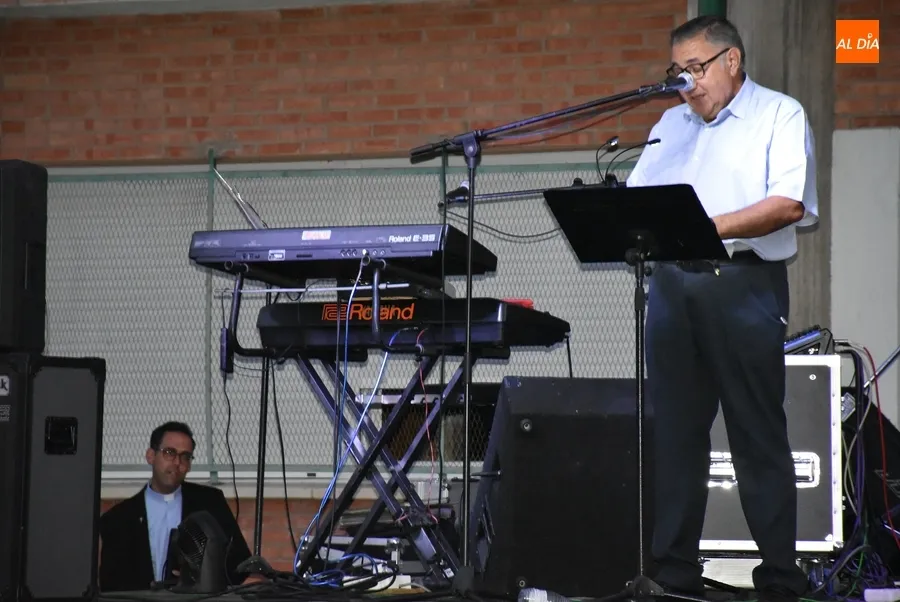 Foto 7 - Anselmo Matilla exhorta a los vecinos de El Puente a &ldquo;no perder nunca la ilusi&oacute;n por vuestro barrio&rdquo;