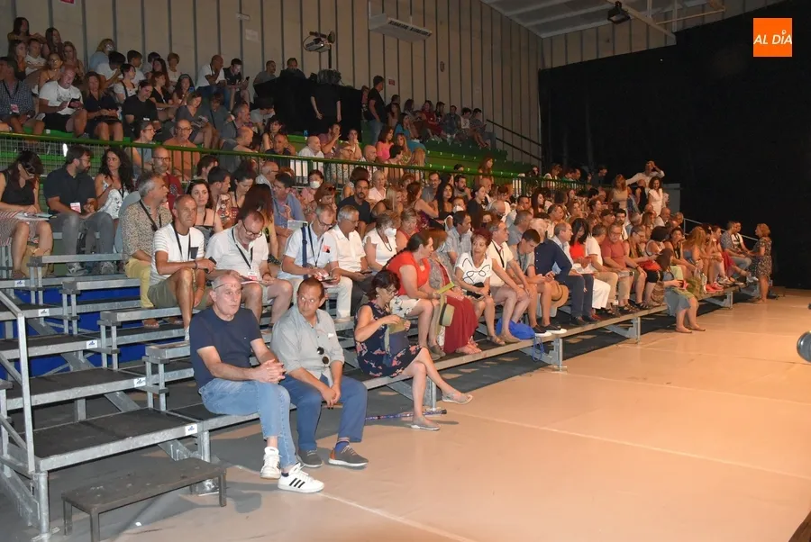 Foto 2 - La Feria se une al centenario de Saramago con un espect&aacute;culo transfronterizo