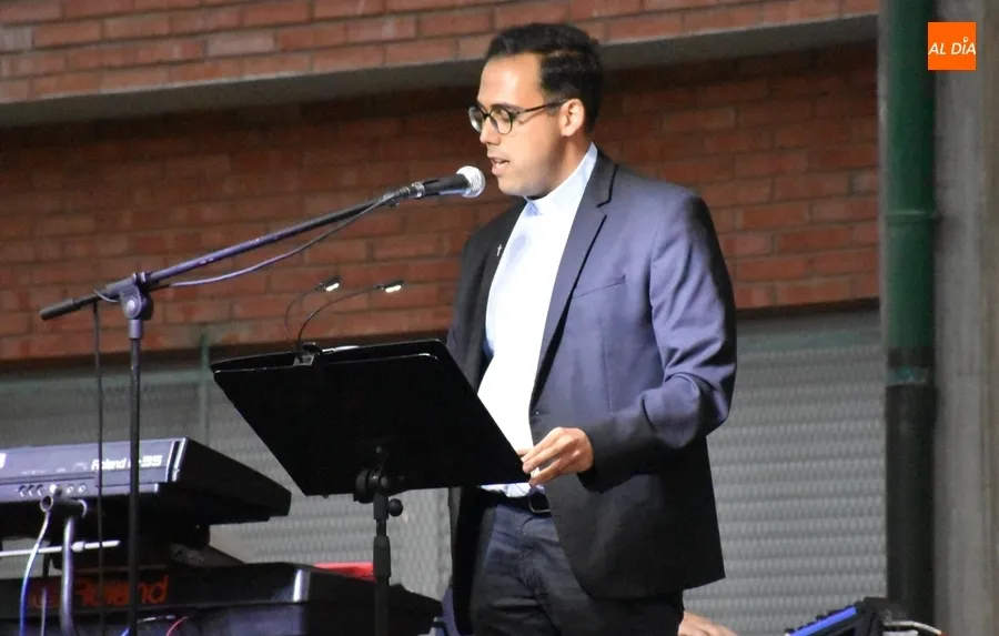 Foto 11 - Anselmo Matilla exhorta a los vecinos de El Puente a &ldquo;no perder nunca la ilusi&oacute;n por vuestro barrio&rdquo;
