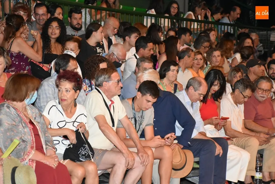 Foto 4 - La Feria se une al centenario de Saramago con un espect&aacute;culo transfronterizo