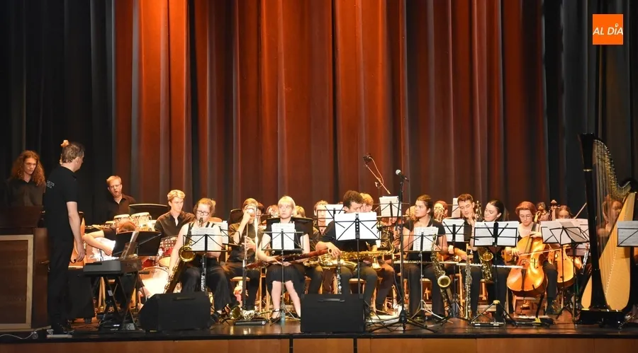 Foto 2 - La &lsquo;Thames Youth Jazz Orchestra&rsquo; deja un gran sabor de boca en Ciudad Rodrigo