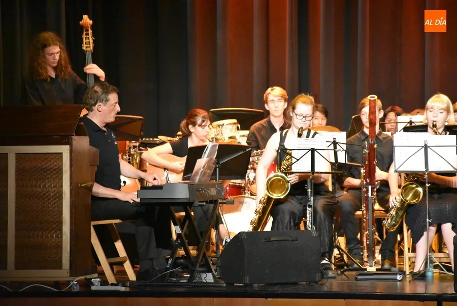 Foto 6 - La &lsquo;Thames Youth Jazz Orchestra&rsquo; deja un gran sabor de boca en Ciudad Rodrigo