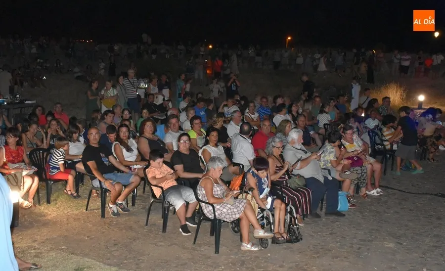 Foto 2 - El lienzo de la muralla se convierte en una gran pantalla para repasar la historia del cine mudo