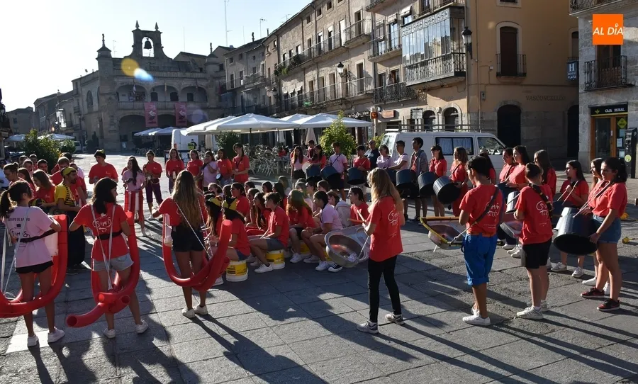 Foto 2 - El equipo del Divierteatro demuestra un a&ntilde;o m&aacute;s, y van 25, que &lsquo;Somos Teatro&rsquo;
