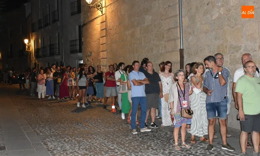Foto 3 - Una singular versi&oacute;n de &lsquo;Los 3 Mosqueteros&rsquo; redondea el primer d&iacute;a de Feria