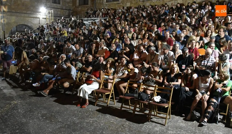 Foto 6 - Una singular versi&oacute;n de &lsquo;Los 3 Mosqueteros&rsquo; redondea el primer d&iacute;a de Feria