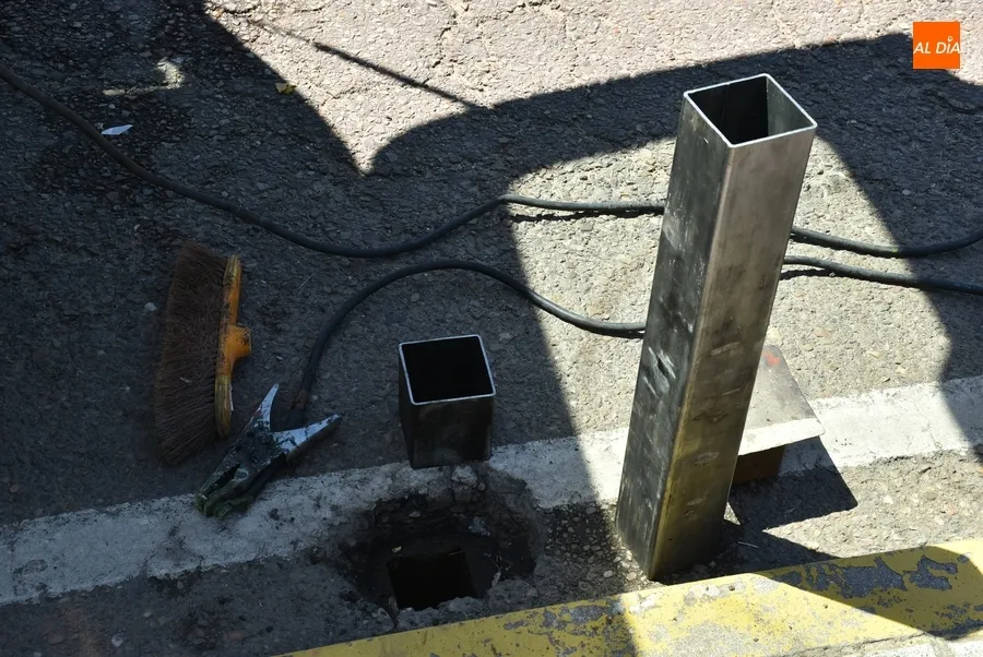Foto 3 - En proceso de elevaci&oacute;n todos los anclajes de agujas de la Avenida Conde de Fox&aacute;