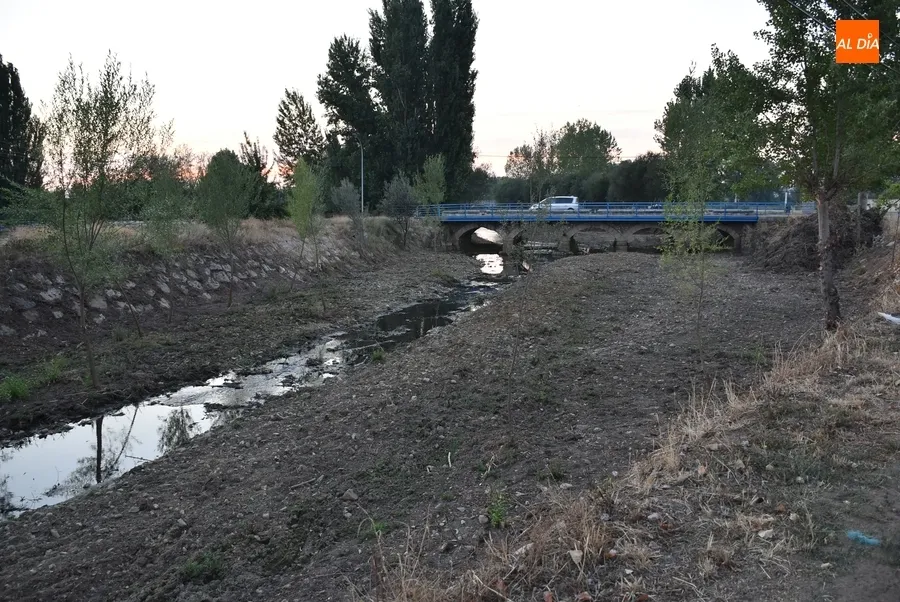 Foto 9 - Cambio total de imagen del Regato Bod&oacute;n a su paso por Mir&oacute;briga