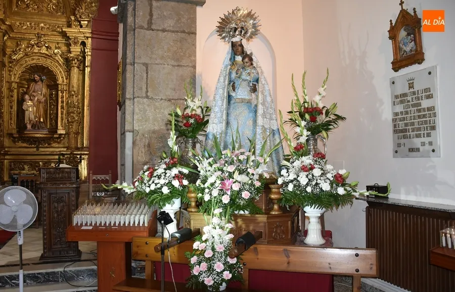 Foto 10 - Se pone en marcha la novena en honor a la Virgen de la Pe&ntilde;a