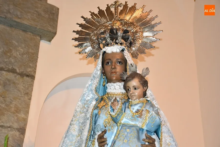 Foto 9 - Se pone en marcha la novena en honor a la Virgen de la Pe&ntilde;a
