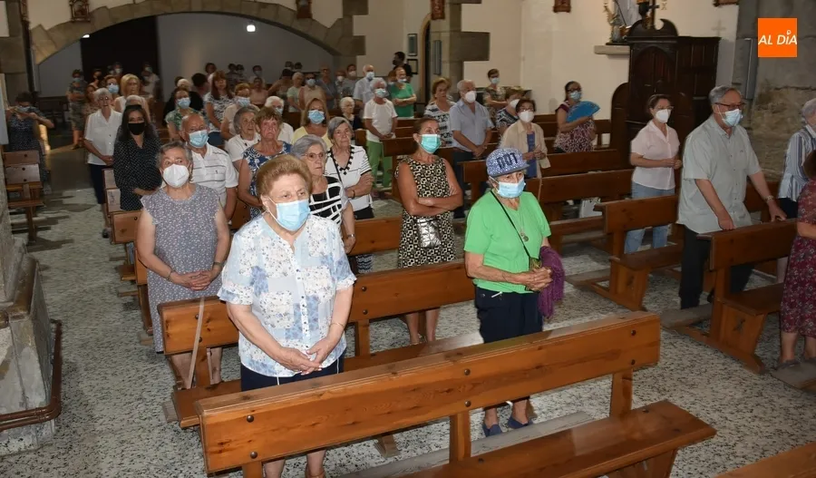 Foto 7 - Se pone en marcha la novena en honor a la Virgen de la Pe&ntilde;a
