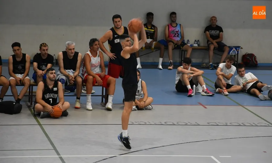 Foto 4 - CB Pumas y Finito y Mayores se proclaman campeones del Torneo 3x3 de Basket