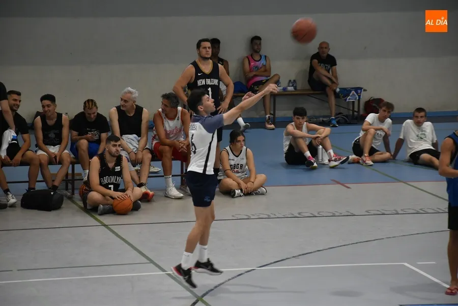 Foto 6 - CB Pumas y Finito y Mayores se proclaman campeones del Torneo 3x3 de Basket