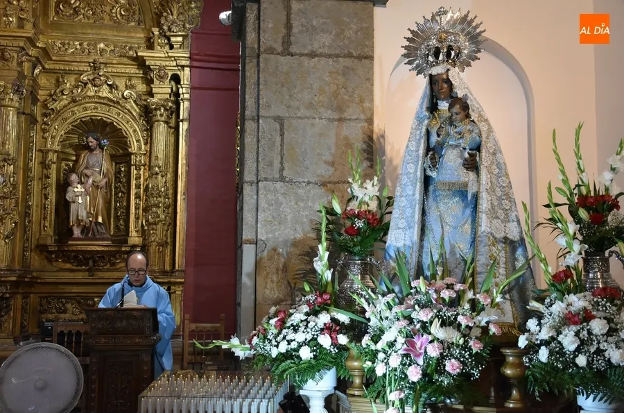 Foto 3 - Se pone en marcha la novena en honor a la Virgen de la Pe&ntilde;a
