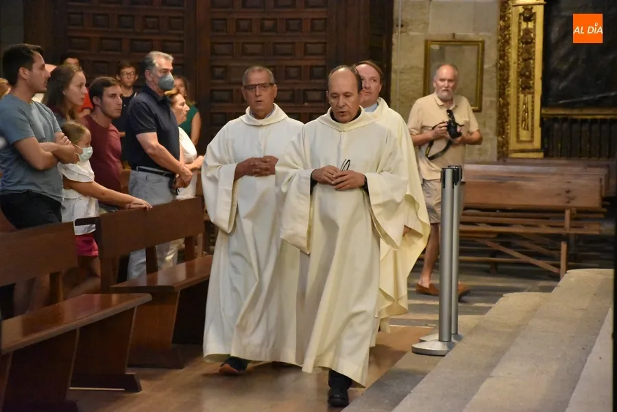 Foto 2 - Concurrida celebraci&oacute;n eucar&iacute;stica de la patrona de la Seo Civitatense