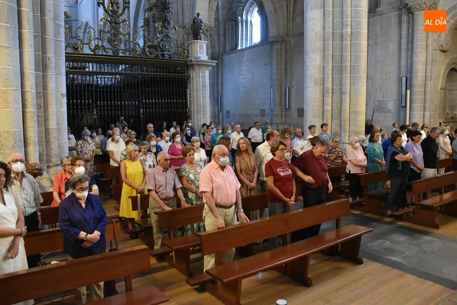 Foto 9 - Concurrida celebraci&oacute;n eucar&iacute;stica de la patrona de la Seo Civitatense