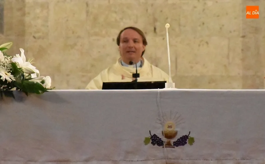 Foto 10 - Concurrida celebraci&oacute;n eucar&iacute;stica de la patrona de la Seo Civitatense