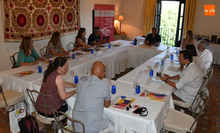 Foto 6 - Redes de Teatros de Espa&ntilde;a y Portugal escogen Mir&oacute;briga para tener una primera toma de contacto