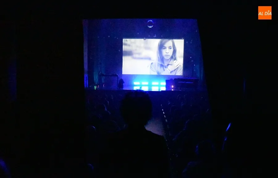 Foto 10 - Miguel de Lucas llena el Teatro Nuevo de ilusi&oacute;n y magia