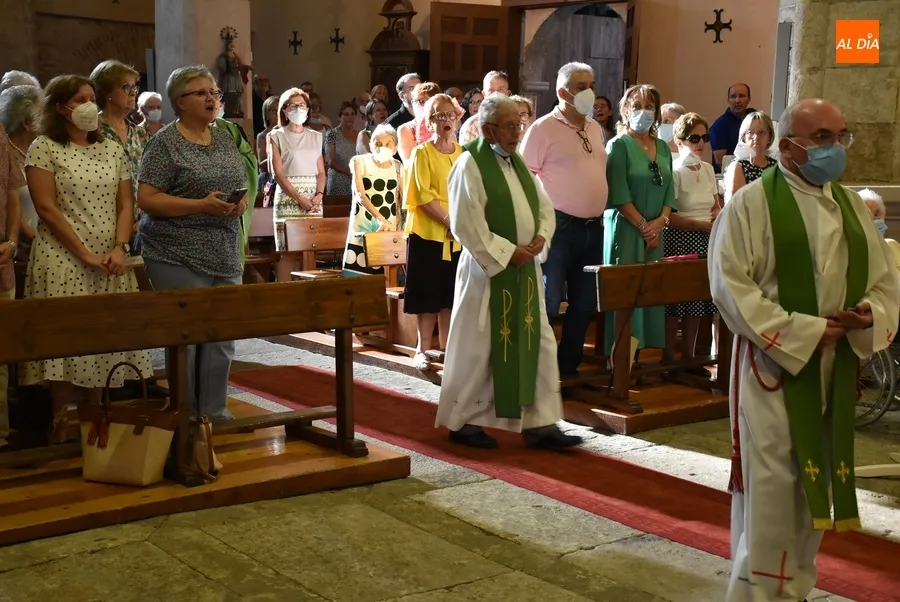 Foto 5 - Lleno en la celebraci&oacute;n de los 50 a&ntilde;os como sacerdote de &Aacute;ngel Mart&iacute;n Carballo
