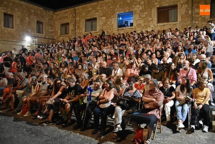 Foto 4 - Reivindicativo cierre del Jueves de Feria en Los Sitios por parte de &lsquo;Las que limpian&rsquo;