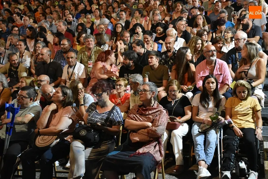 Foto 6 - Reivindicativo cierre del Jueves de Feria en Los Sitios por parte de &lsquo;Las que limpian&rsquo;