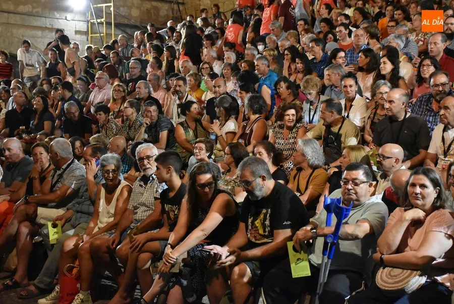 Foto 7 - Reivindicativo cierre del Jueves de Feria en Los Sitios por parte de &lsquo;Las que limpian&rsquo;