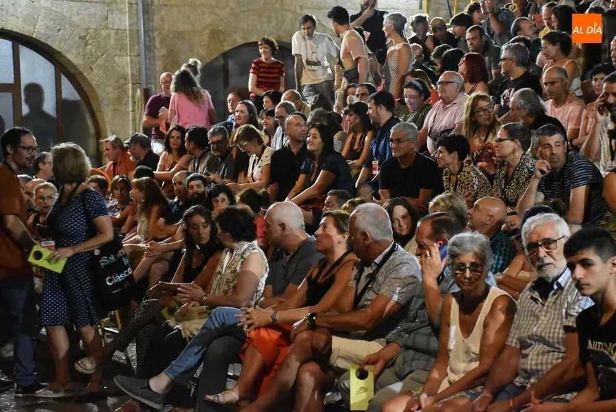 Foto 8 - Reivindicativo cierre del Jueves de Feria en Los Sitios por parte de &lsquo;Las que limpian&rsquo;