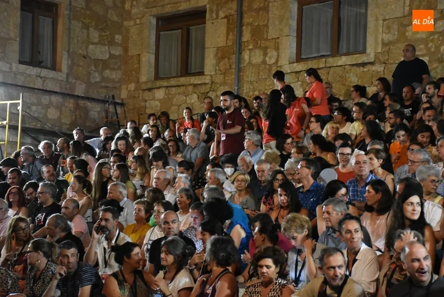 Foto 10 - Reivindicativo cierre del Jueves de Feria en Los Sitios por parte de &lsquo;Las que limpian&rsquo;