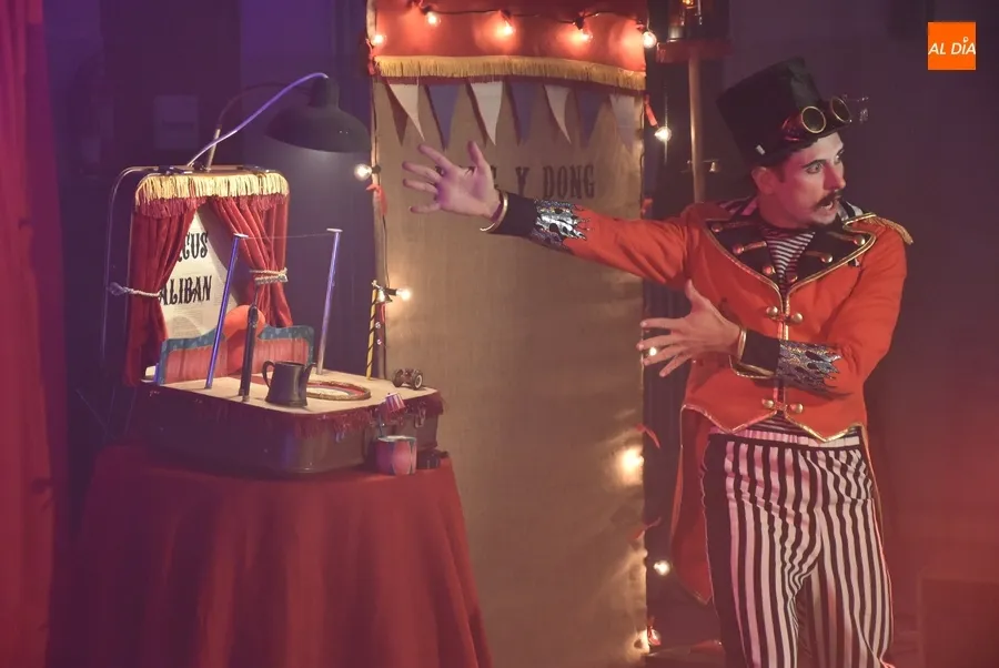 Foto 9 - El mirobrigense Dani G&oacute;mez deja &ldquo;flipados&rdquo; a los ni&ntilde;os con su singular circo de pulgas