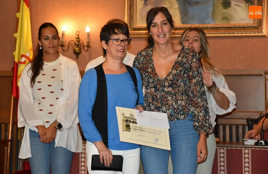 Foto 5 - Entregados 1.000&euro; de los 1.350&euro; que hab&iacute;a en juego el Martes Mayor