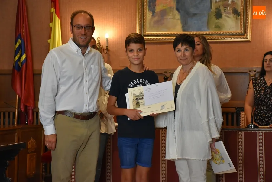 Foto 8 - Entregados 1.000&euro; de los 1.350&euro; que hab&iacute;a en juego el Martes Mayor