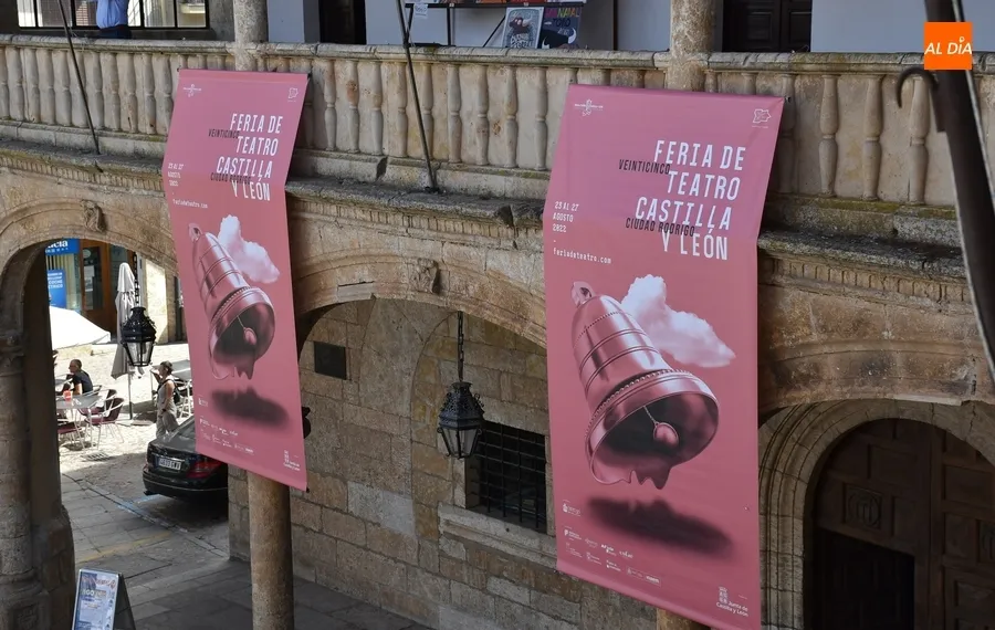 Foto 5 - La fachada de la Casa Consistorial suma otras dos grandes campanas