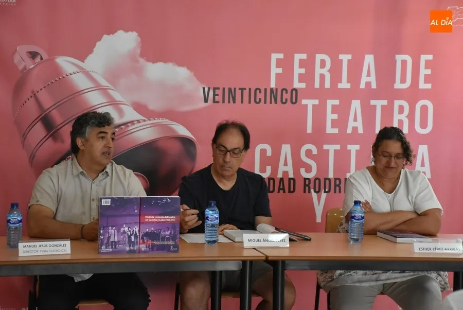 Foto 5 - Presentado un libro que recoge la historia del teatro en Castilla y Le&oacute;n desde el a&ntilde;o 1965