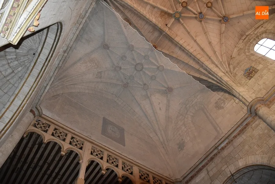 Foto 4 - Unas obras en la Iglesia de San Agust&iacute;n causan da&ntilde;os al emblem&aacute;tico paso de Jes&uacute;s Nazareno