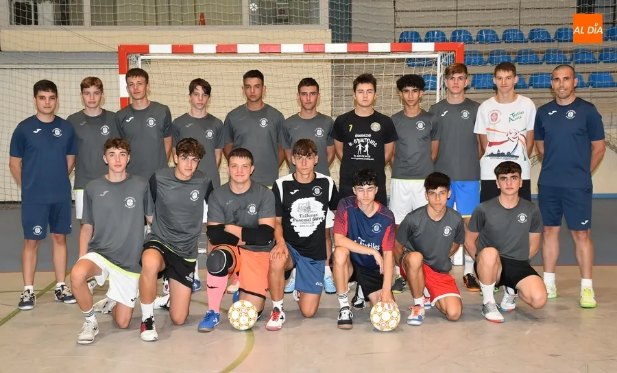 Foto 2 - Echa a andar el III Juvenil, que volver&aacute; a tener como t&eacute;cnico a Alejandro M&aacute;rquiz