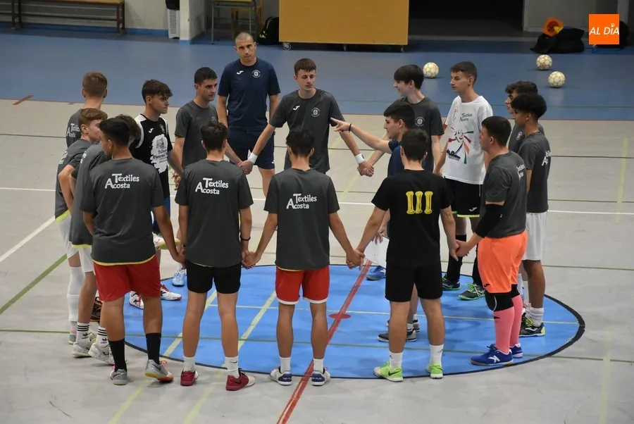 Foto 4 - Echa a andar el III Juvenil, que volver&aacute; a tener como t&eacute;cnico a Alejandro M&aacute;rquiz