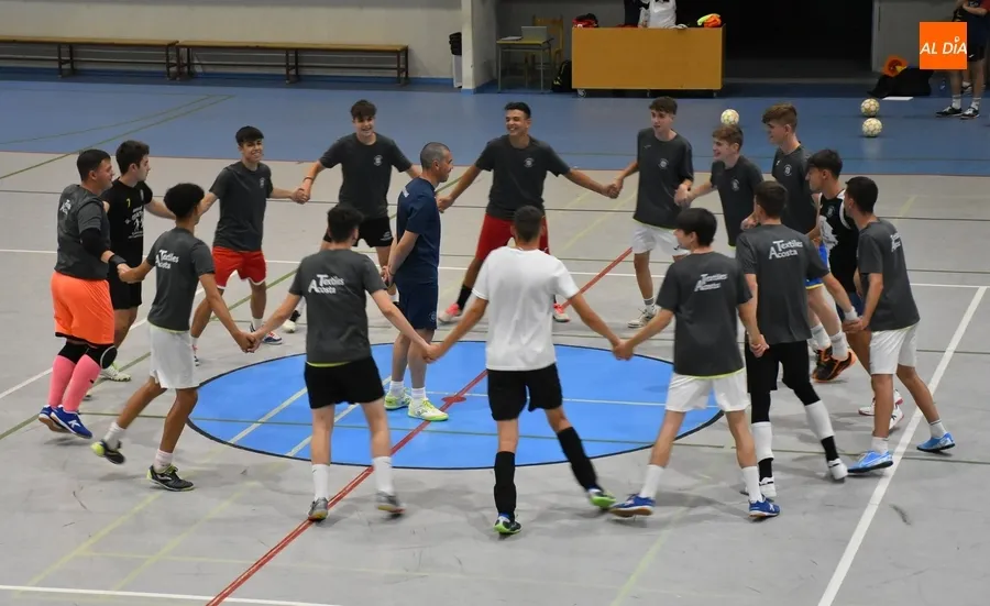 Foto 6 - Echa a andar el III Juvenil, que volver&aacute; a tener como t&eacute;cnico a Alejandro M&aacute;rquiz