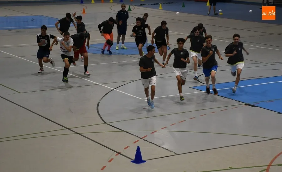 Foto 10 - Echa a andar el III Juvenil, que volver&aacute; a tener como t&eacute;cnico a Alejandro M&aacute;rquiz