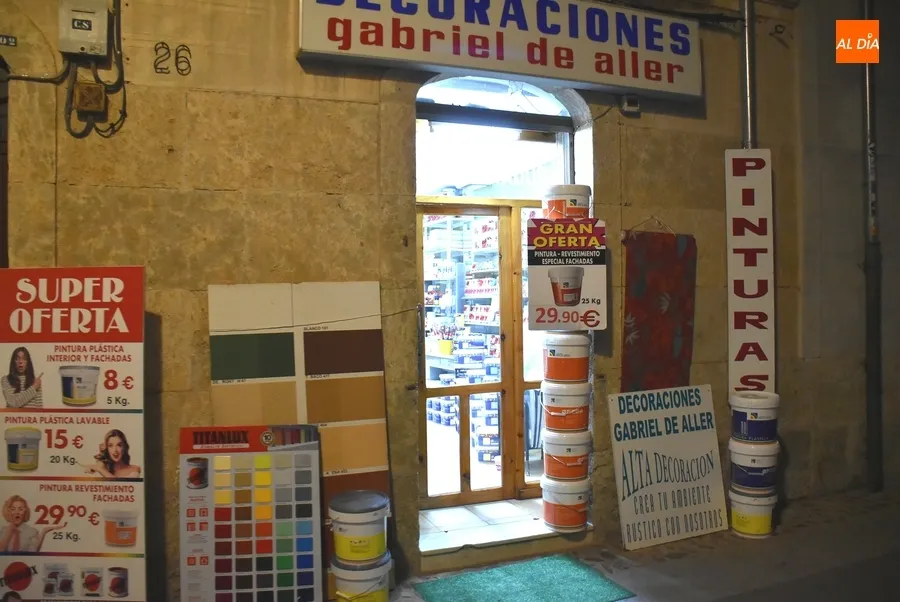Foto 2 - Pocos establecimientos involucrados pero buen ambiente callejero en la 3&ordf; Noche del Comercio