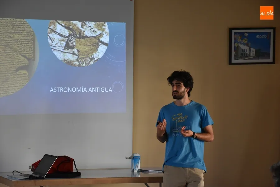 Foto 5 - Astr&oacute;briga profundiza en las visiones del Universo a lo largo de la historia