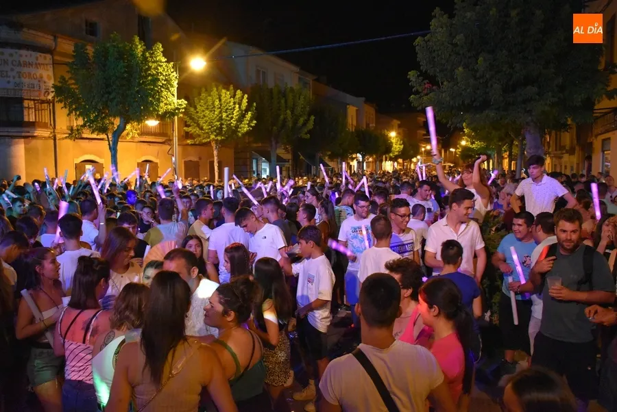 Foto 5 - La discom&oacute;vil Vibrass se encarga de cerrar de una forma diferente a la habitual el Martes Chico