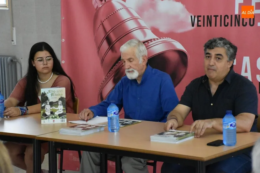Foto 2 - Denis Rafter presenta el libro en el que ha basado su espect&aacute;culo &lsquo;Elio y Elo&iacute;sa&rsquo; del Divierteatro