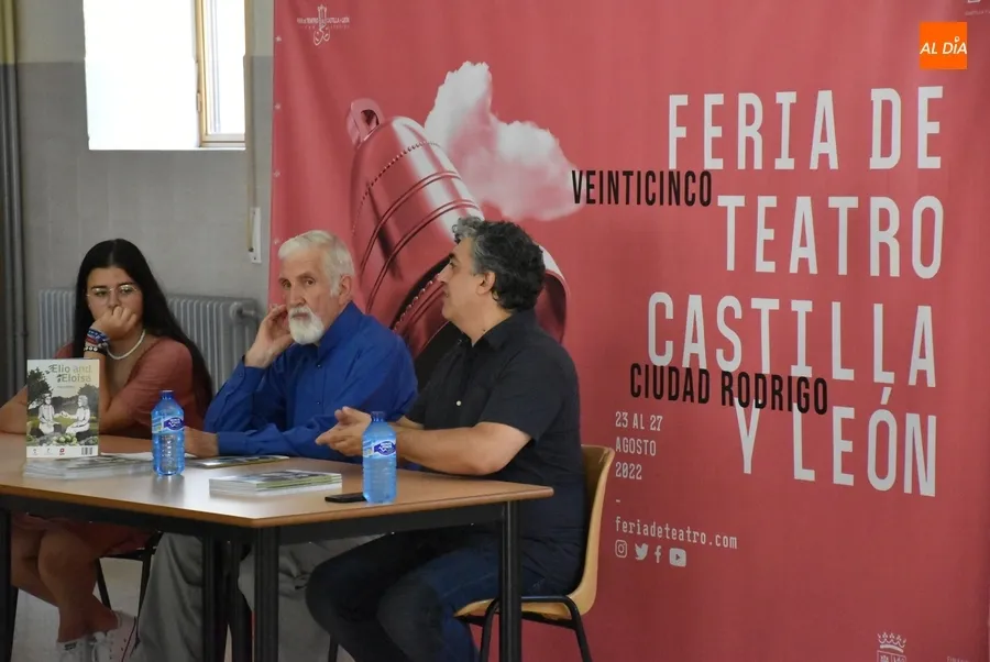 Foto 3 - Denis Rafter presenta el libro en el que ha basado su espect&aacute;culo &lsquo;Elio y Elo&iacute;sa&rsquo; del Divierteatro