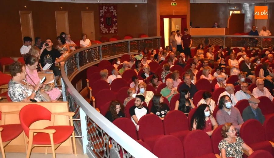Foto 6 - Exhibici&oacute;n de Denis Rafter a sus 80 a&ntilde;os sobre las tablas del Teatro Nuevo para &lsquo;presubir&rsquo; el tel&oacute;n