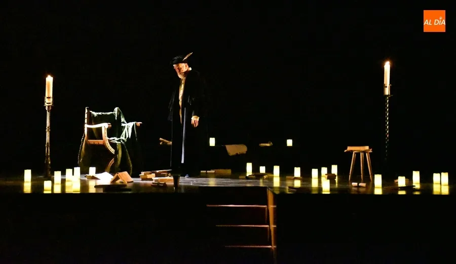 Foto 10 - Exhibici&oacute;n de Denis Rafter a sus 80 a&ntilde;os sobre las tablas del Teatro Nuevo para &lsquo;presubir&rsquo; el tel&oacute;n