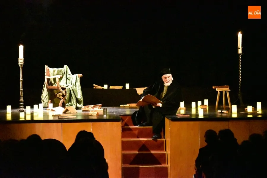 Foto 13 - Exhibici&oacute;n de Denis Rafter a sus 80 a&ntilde;os sobre las tablas del Teatro Nuevo para &lsquo;presubir&rsquo; el tel&oacute;n
