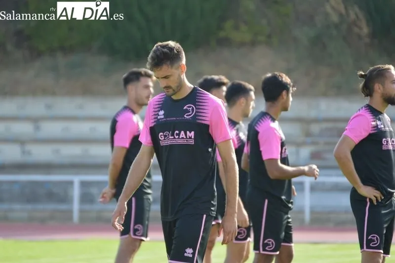 Foto 15 - Antonio Leal ya forma parte de Unionistas en el &uacute;ltimo entrenamiento antes de C&oacute;rdoba