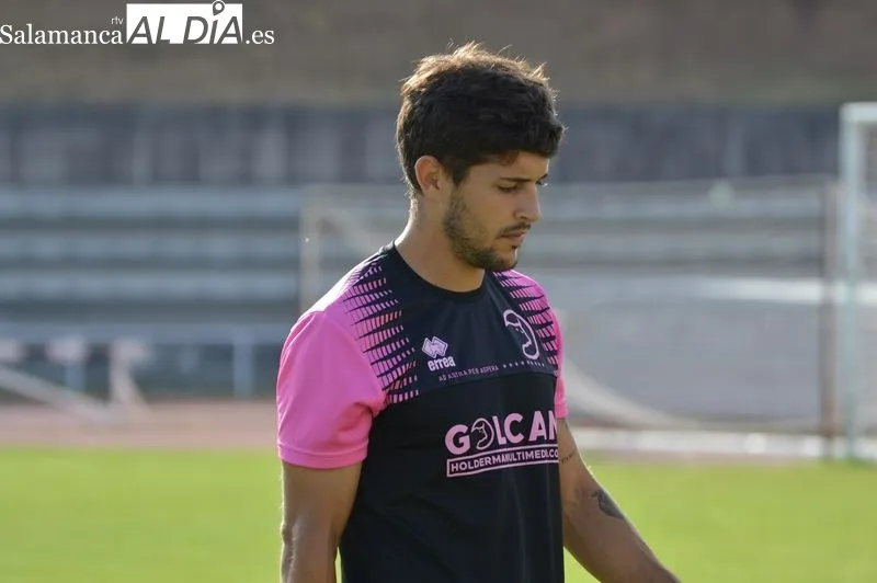 Foto 14 - Antonio Leal ya forma parte de Unionistas en el &uacute;ltimo entrenamiento antes de C&oacute;rdoba