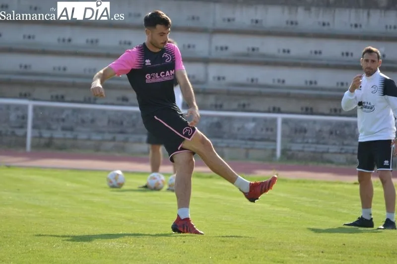 Foto 7 - Antonio Leal ya forma parte de Unionistas en el &uacute;ltimo entrenamiento antes de C&oacute;rdoba